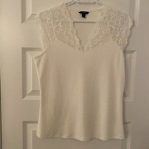 RW&CO white t-shirt with lace